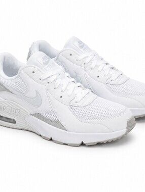 Nike Air Max Excee White Sneakers Size 9